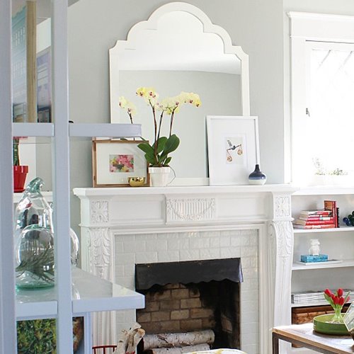 Tonos neutros delicados en sala de estar